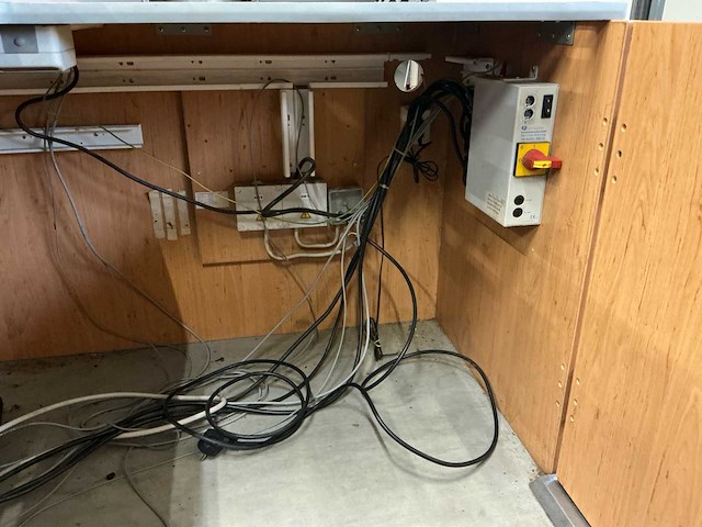 Kassa inrichting / lopende band - afbeelding 6 van  10