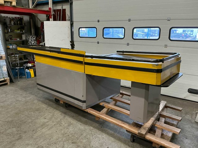 Kassa inrichting / lopende band - afbeelding 1 van  9