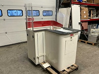 Kassa ruimte / checkout - afbeelding 1 van  4