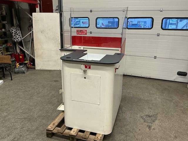 Kassa ruimte / checkout - afbeelding 2 van  4