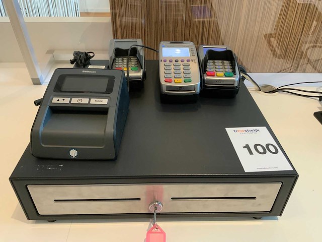 Kassalade en pinautomaten - afbeelding 1 van  6