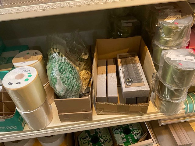 Kassarollen, lijm en tape - afbeelding 5 van  23