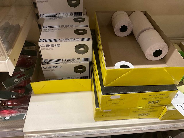 Kassarollen, lijm en tape - afbeelding 17 van  23