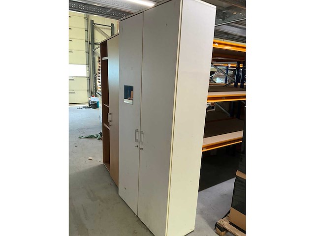 Kast 100x40x207-218cm (2x) - afbeelding 1 van  2