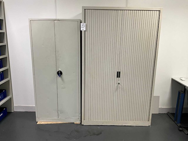 Kast (2x) - afbeelding 1 van  3