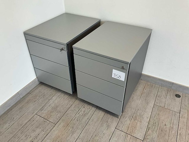 Kast (2x) - afbeelding 1 van  2