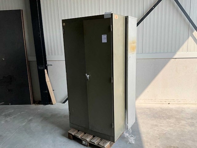 Kast (2x) - afbeelding 1 van  7