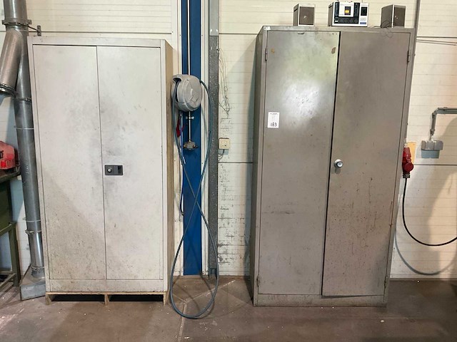 Kast (2x) - afbeelding 1 van  6