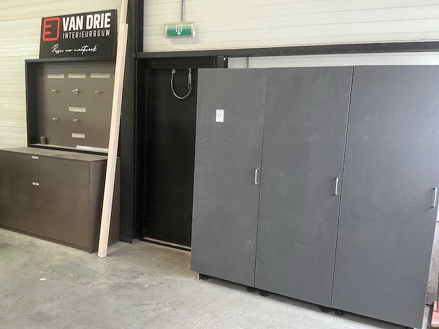 Kast (2x) - afbeelding 1 van  3