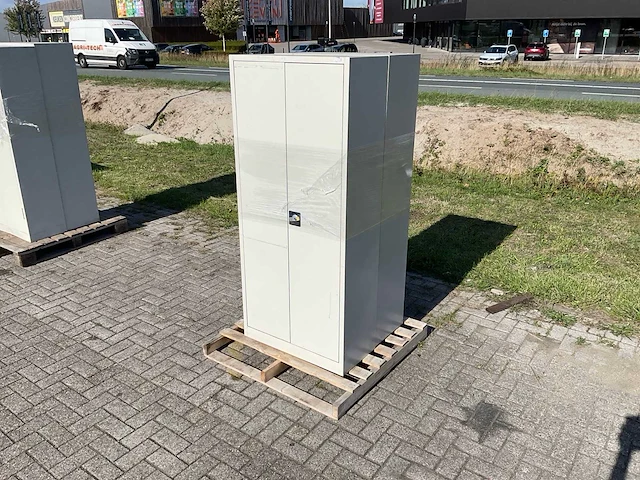 Kast (2x) - afbeelding 1 van  5