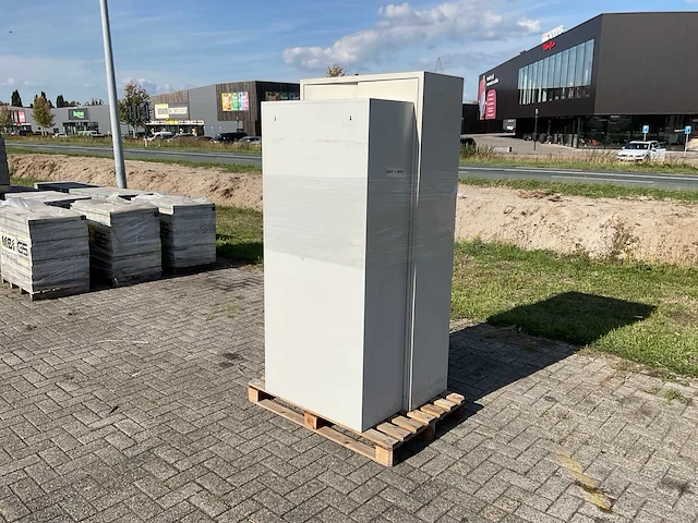 Kast (2x) - afbeelding 1 van  4