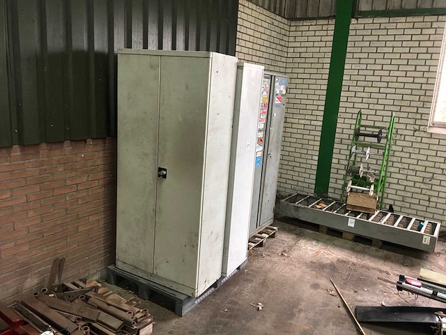 Kast (3x) - afbeelding 1 van  6