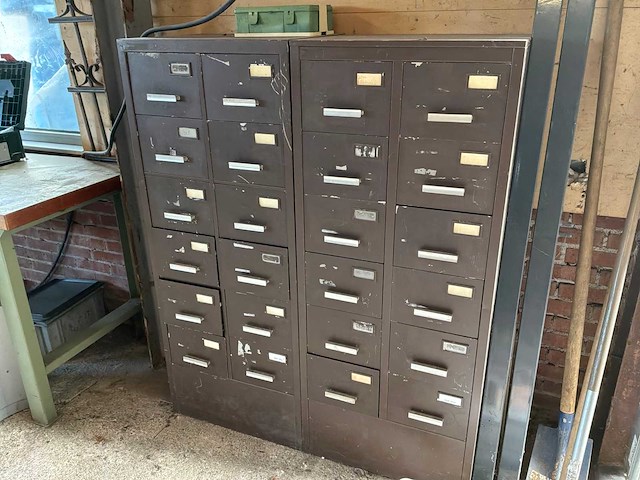 Kast (4x) - afbeelding 1 van  3