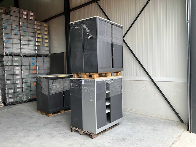 Kast (4x) - afbeelding 1 van  3