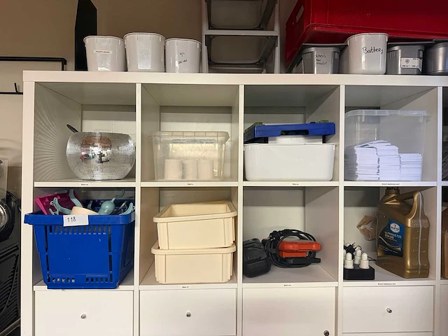 Kast en inhoud kast horeca benodigdheden en kantoorartikelen - afbeelding 6 van  7