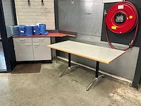 Kast en tafel