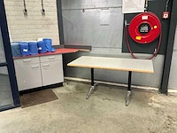 Kast en tafel - afbeelding 4 van  11