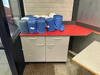 Kast en tafel - afbeelding 7 van  11
