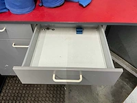 Kast en tafel - afbeelding 8 van  11