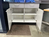 Kast en tafel - afbeelding 10 van  11