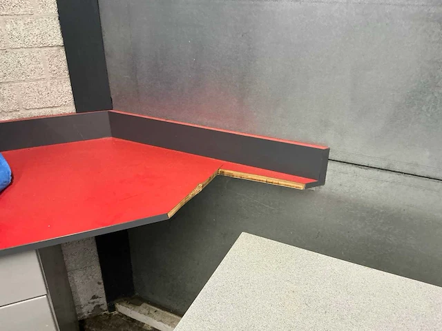 Kast en tafel - afbeelding 11 van  11