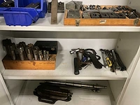 Kast inclusief divers freesgereedschap en toebehoren - afbeelding 7 van  8