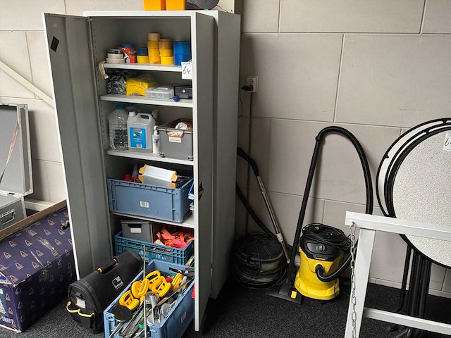 Kast inclusief werkplaatsinventaris - afbeelding 1 van  9