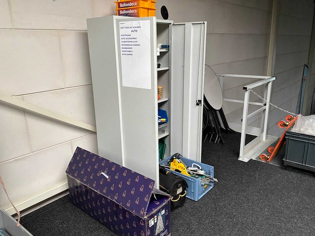 Kast inclusief werkplaatsinventaris - afbeelding 2 van  9