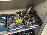 Kast met divers handgereedschap - afbeelding 2 van  15
