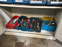 Kast met divers handgereedschap - afbeelding 4 van  15