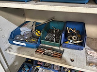 Kast met divers handgereedschap - afbeelding 11 van  15