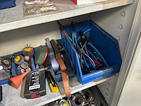 Kast met divers handgereedschap - afbeelding 13 van  15