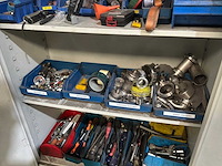 Kast met divers handgereedschap - afbeelding 15 van  15