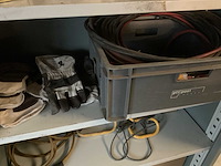 Kast met diverse inhoud - afbeelding 4 van  6