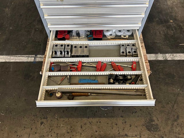 Kast met draaigereedschap - afbeelding 9 van  10