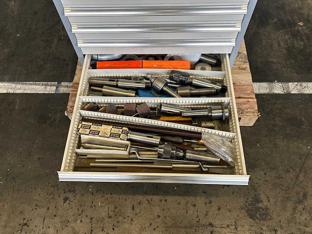Kast met draaigereedschap - afbeelding 10 van  10