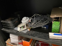 Kast met elektromateriaal - afbeelding 6 van  8