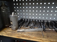 Kast met frees/boor toebehoren - afbeelding 6 van  9