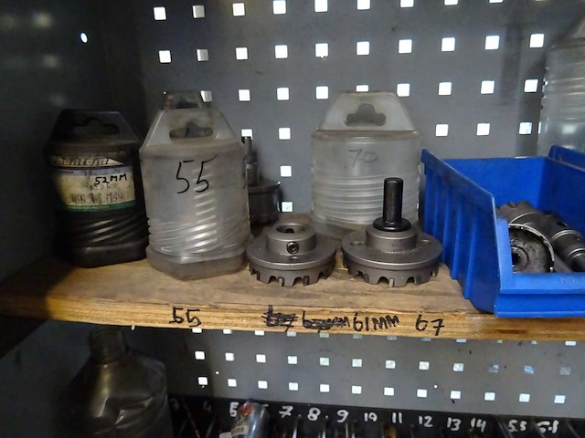 Kast met frees/boor toebehoren - afbeelding 7 van  9