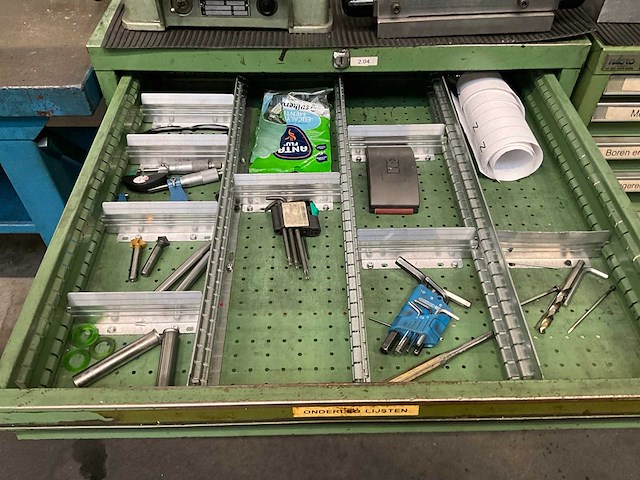 Kast met gereedschap - afbeelding 2 van  7