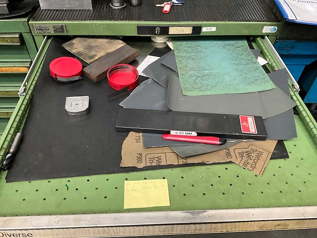 Kast met gereedschap - afbeelding 2 van  9