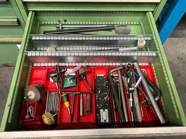 Kast met gereedschap - afbeelding 7 van  9