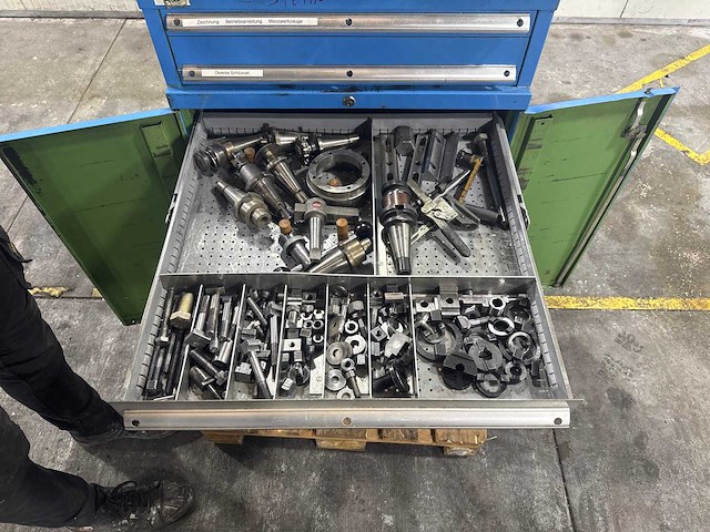 Kast met gereedschap - afbeelding 3 van  8