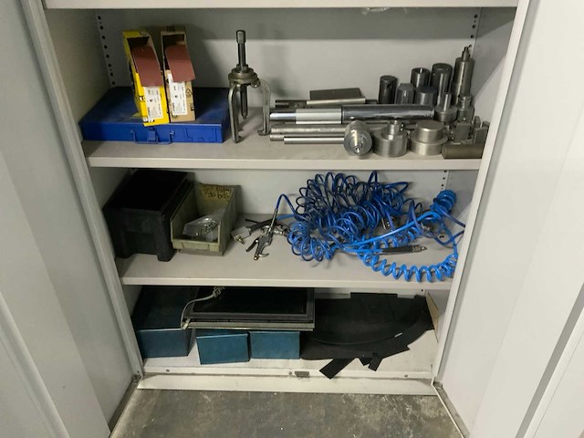 Kast met gereedschappen (3x) - afbeelding 12 van  12