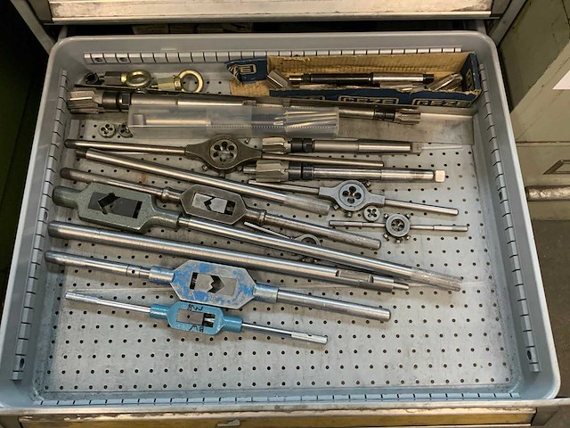 Kast met gereedschappen (3x) - afbeelding 5 van  12