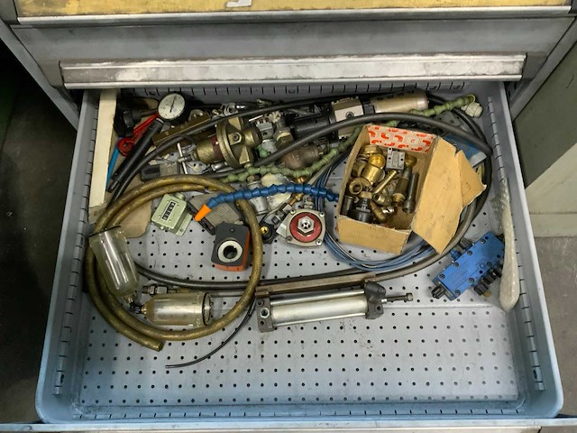 Kast met gereedschappen (3x) - afbeelding 7 van  12