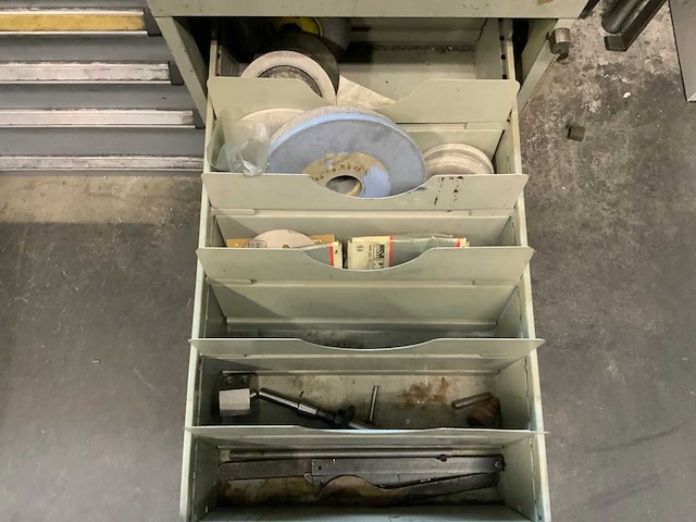 Kast met gereedschappen (3x) - afbeelding 9 van  12