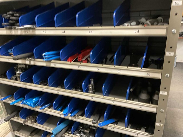 Kast met handgereedschap (2x) - afbeelding 10 van  14