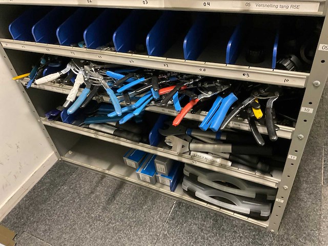 Kast met handgereedschap (2x) - afbeelding 13 van  14