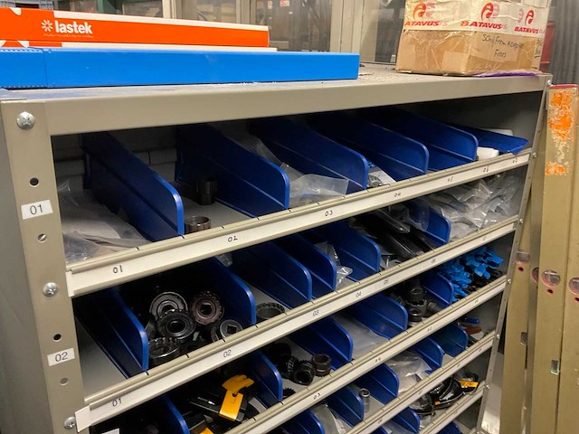 Kast met handgereedschap (2x) - afbeelding 3 van  17